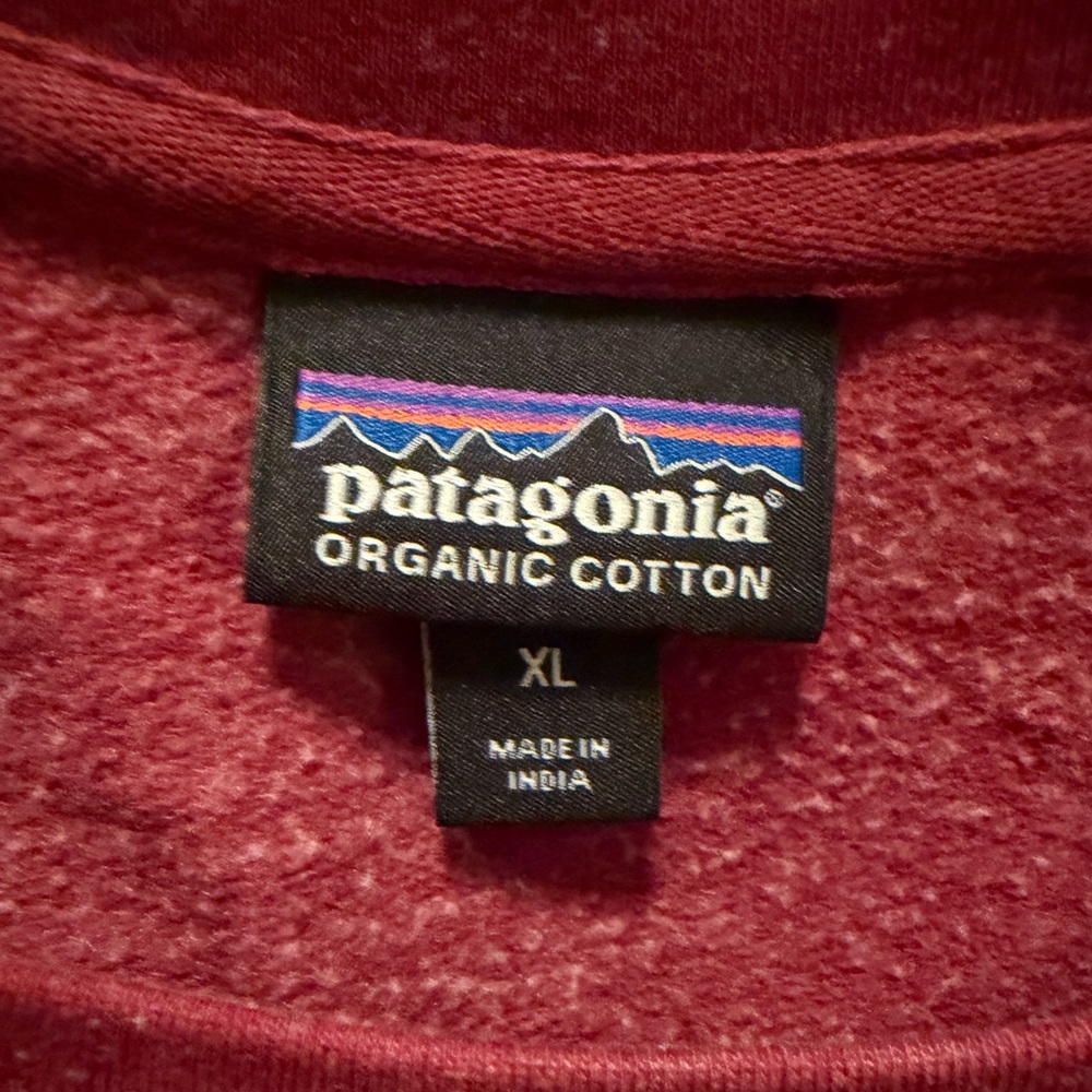 Patagonia Men’s Classic Red Crewneck - Picture 4 of 4